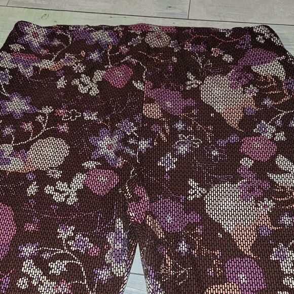 Lularoe Tall & Curvy 2 Leggings - Picture 2 of 4